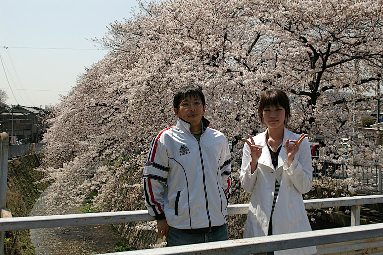 /Users/yukatsuyama/Desktop/神経形態ホームページ用/勝山グループの変遷/2007.JPG