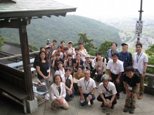 写真：太郎坊宮参拝・頂上にて