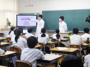 写真：安土中学での防煙教室授業