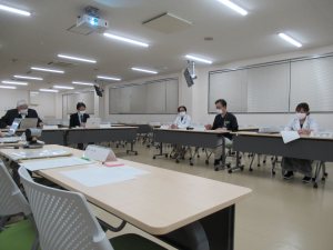 写真：会議の様子（本学）