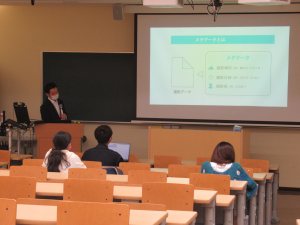 写真：懇談会の様子