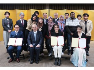 修了学生と学内関係者