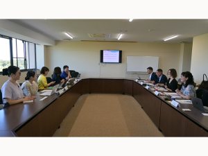 看護学科棟会議室での意見交換