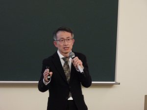 医学・看護学教育センター　向所賢一教授