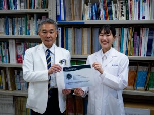 本学医学部医学科第6学年・桑原歩夢さんの論文が、国際学術誌『ANZJOG』において「2024年引用数トップ10」に選出されました