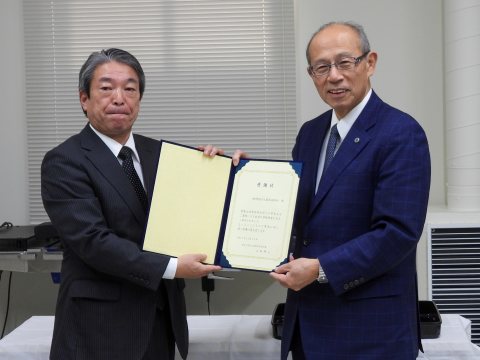 一般社団法人競馬共助会から医療機器をご寄附いただきました。