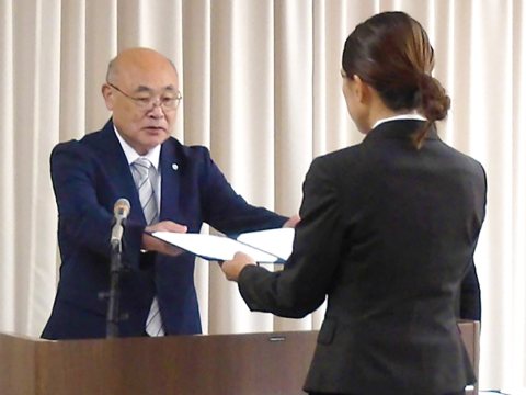 終了証授与