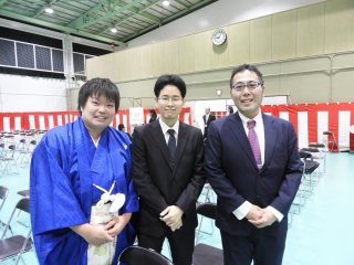 晴れ姿の卒業生 写真:晴れ姿の卒業生
