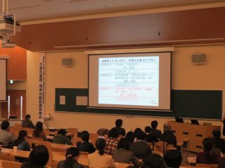 小児科内科三好医院院長 徳島大学医学部臨床教授 宮崎 雅仁 先生の講演 写真:小児科内科三好医院院長 徳島大学医学部臨床教授 宮崎 雅仁 先生の講演