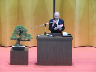 写真：塩田学長による告辞