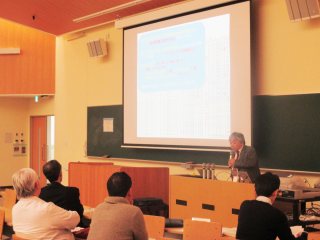 山田副学長の講演 写真:山田副学長の講演
