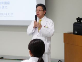 村上副病院長の挨拶 写真:村上副病院長の挨拶