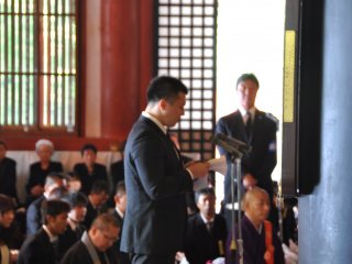 学生代表 小林裕幸君の慰霊の詞 写真:学生代表 小林裕幸君の慰霊の詞