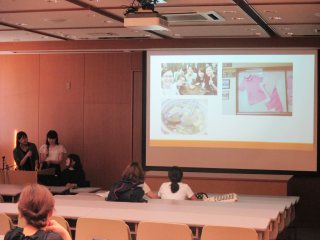 報告会の様子1 写真:報告会の様子