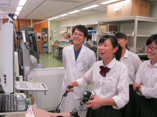スキルズラボでの体験の様子 写真:スキルズラボでの体験の様子