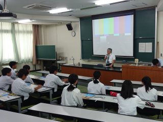 山田副学長の挨拶 写真:山田副学長の挨拶