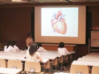 相見教授による講義 写真:相見教授による講義