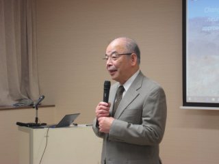 塩田学長の挨拶 写真:塩田学長の挨拶