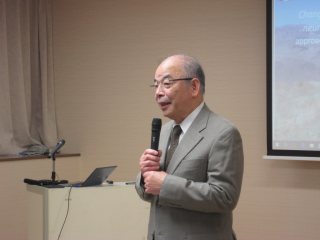 写真：塩田学長の挨拶