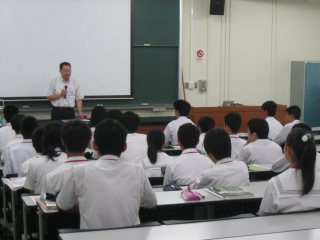 膳所高校理数科1年生の1日授業を実施 滋賀医科大学 膳所高校理数科1年生の1日授業を実施 滋賀医科大学