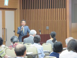 社会医学講座(法医学部門)の 一杉正仁教授による講演 写真:社会医学講座(法医学部門)の 一杉正仁教授による講演