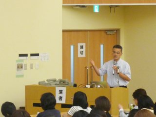 寺田教授の講演 写真:寺田教授の講演