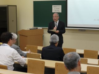 塩田学長による挨拶 写真:塩田学長による挨拶