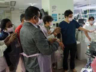NICU/GCUでの見学の様子 写真:NICU/GCUでの見学の様子