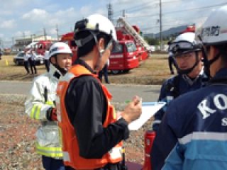 参加機関との連携の様子 写真:参加機関との連携の様子