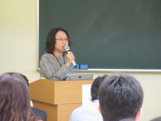 写真：倉田講師の講演