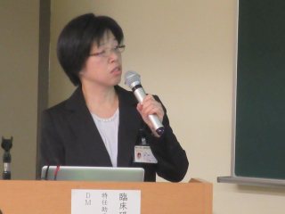 上田データマネージャーの講演 写真:上田データマネージャーの講演