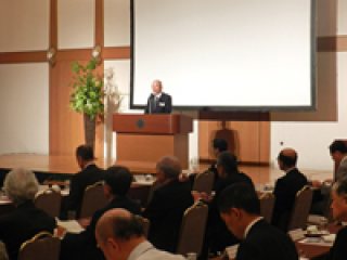塩田浩平学長による挨拶 写真:塩田浩平学長による挨拶