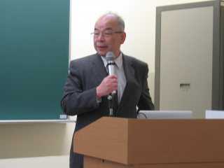 塩田学長の挨拶 写真:塩田学長の挨拶