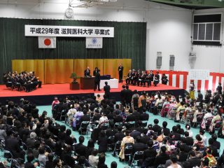 卒業式の様子 写真:卒業式の様子
