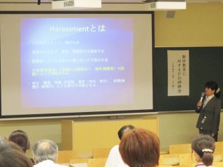 写真：小川保健管理センター講師の講演