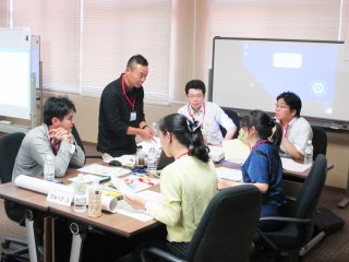 グループ討議の様子 グループ討議の様子