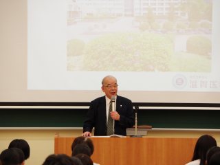 写真：塩田学長の挨拶