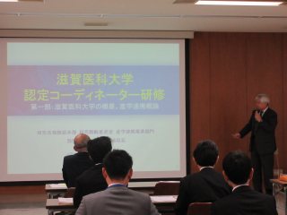 写真：松浦特任教授の講義