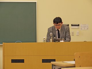 講演される黒田講師 写真:講演される黒田講師
