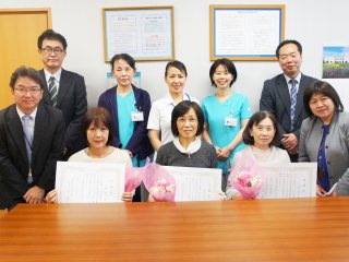 贈呈式(小児病棟ボランティア) 写真:贈呈式(小児病棟ボランティア)