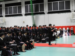 写真：入学生宣誓