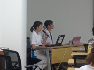 林講師(手前)と冨田講師(奥) 写真:林講師(手前)と冨田講師(奥)