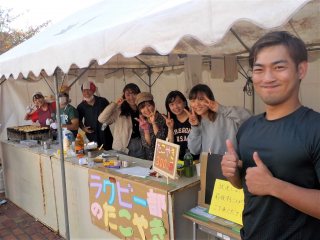 写真：模擬店の様子