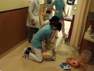 写真：４D病棟での訓練の様子①