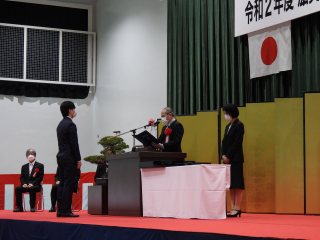 写真：学位記授与の様子