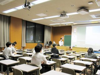 懇談会の様子2 写真:懇談会の様子2