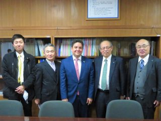 学長表敬訪問(集合写真) 集合写真(学長室)