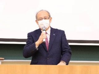 写真:上本学長の挨拶 写真:上本学長の挨拶