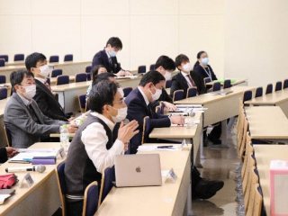写真:質疑応答の様子 写真:質疑応答の様子