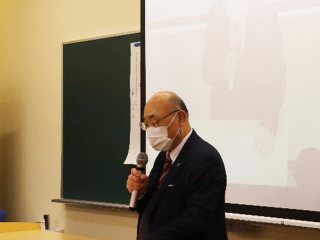 遠山理事による開演の挨拶 遠山理事による開演の挨拶